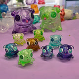 Pug mini gachapon machine plays!